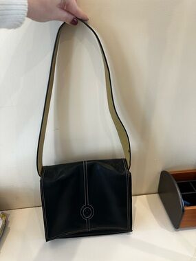 Vintage Late 90s Mondani Black Handbag